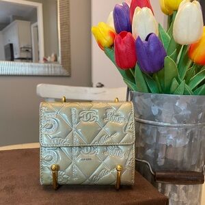 Chanel compact wallet WITH authenticity card Limited Edition